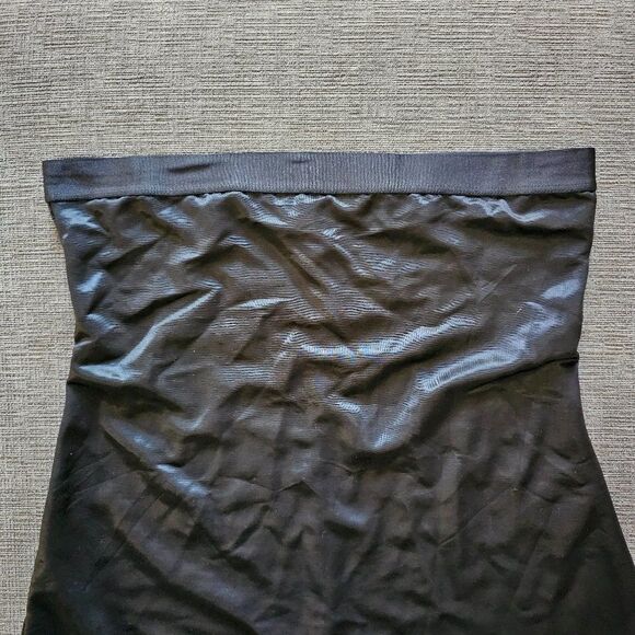 Skims Women's Black Barely There Mid Thigh Short Shapewear Size Large - Picture 10 of 13